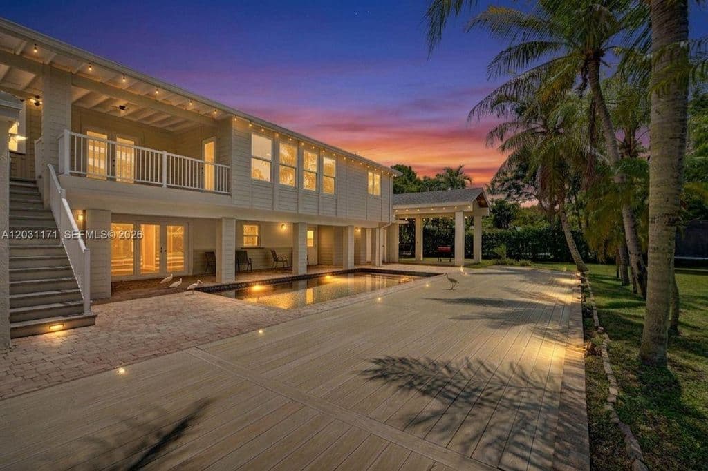 5-bedroom Single-Family Home — 8320 SW 161st St