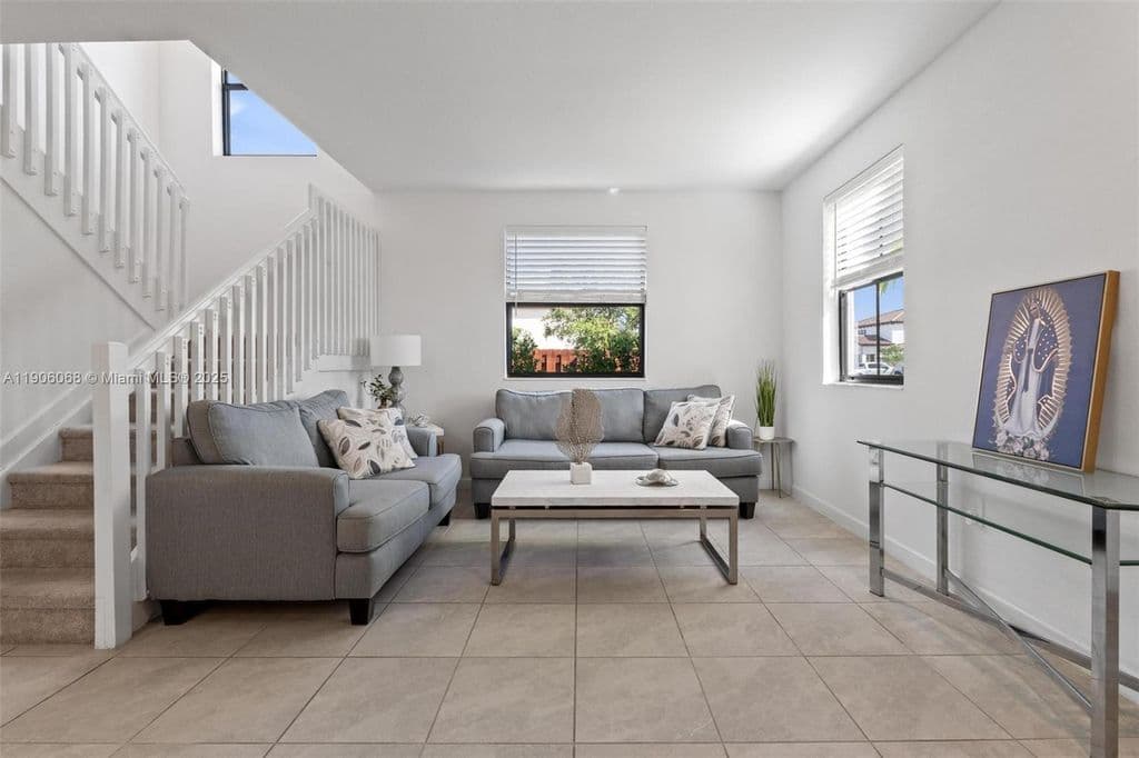 5-bedroom Single-Family Home — 11903 SW 241 St