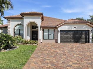 4-bedroom Single-Family Home — 15613 Bent Creek Road, Wellington, 33414