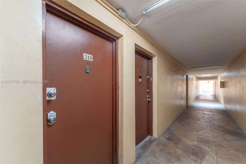 3-bedroom Condo — 13700 SW 62nd St APT 213