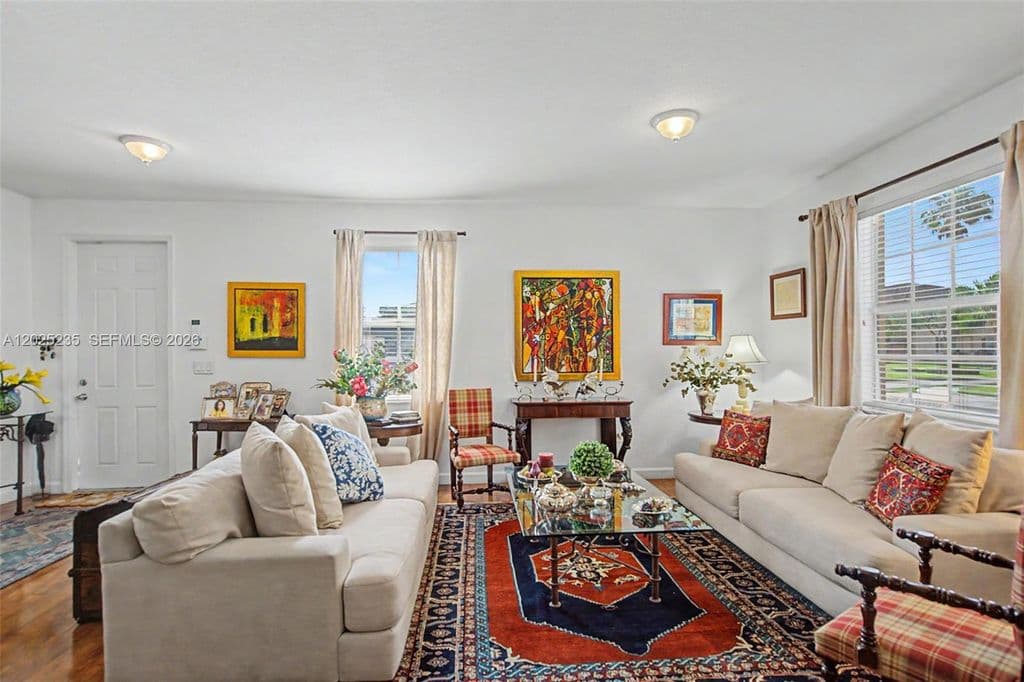 4+1 Mülk — 12853 SW 135th St