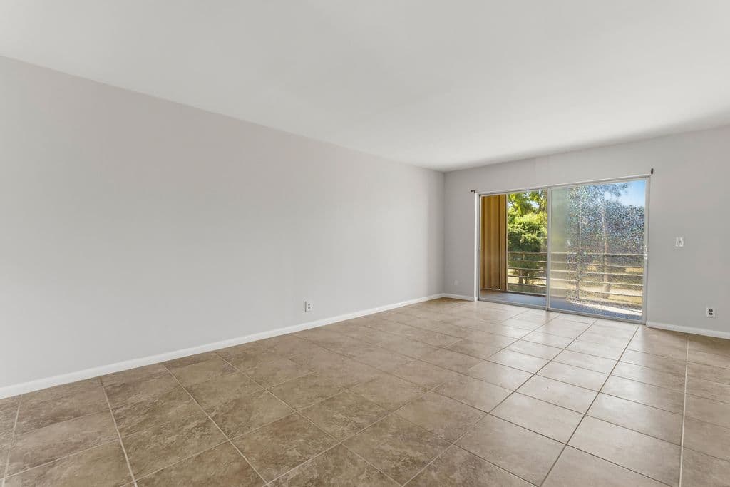 2-bedroom Condo — 1638 EMBASSY Drive #208