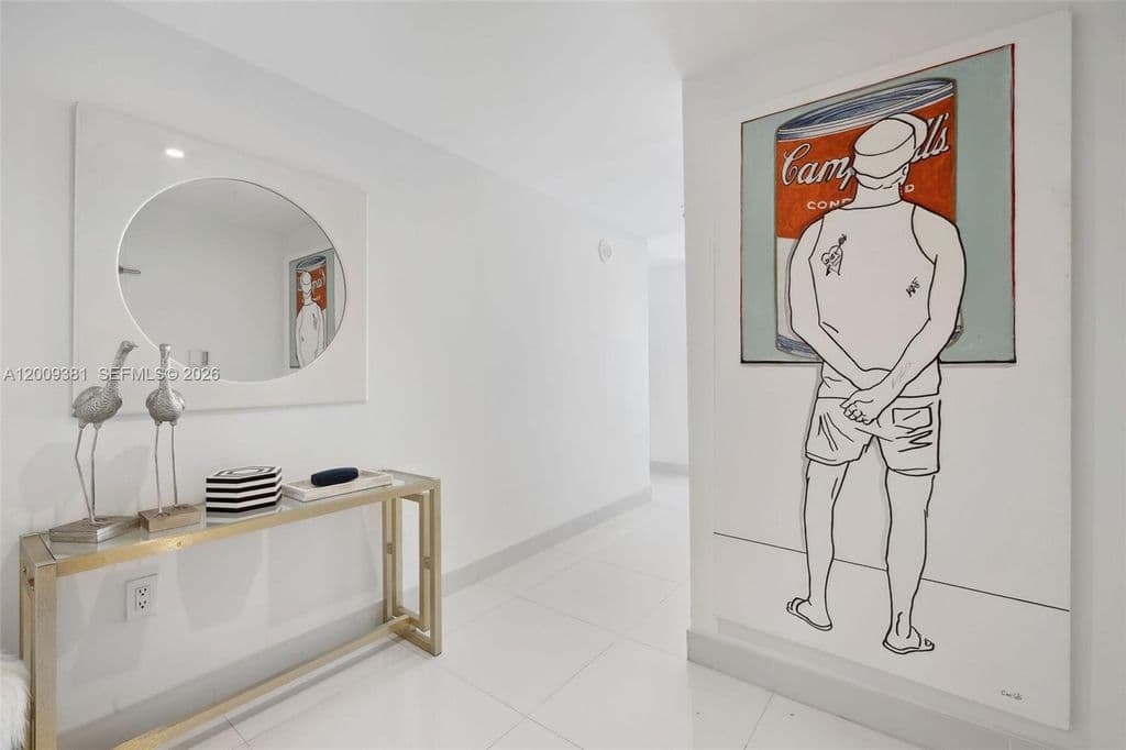 3-bedroom Condo — 465 Brickell Ave APT 701