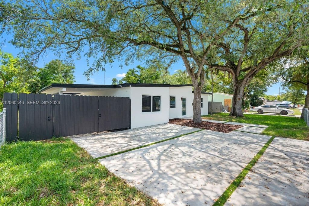 4+1 Müstakil ev — 35 Allen Rd