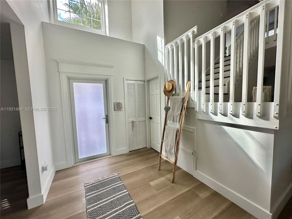 3+1 Müstakil ev — 18715 NW 1st St