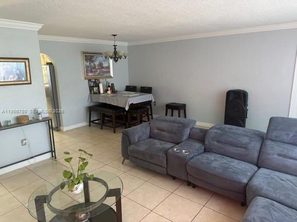 3-bedroom Single-Family Home — 19521 NW 38th Ave