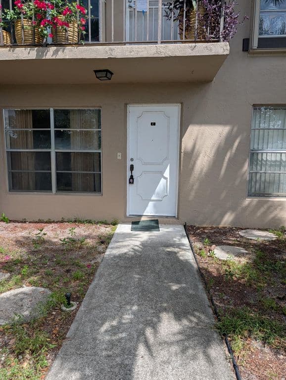2+1 Condo — 13645 VIA AURORA #C