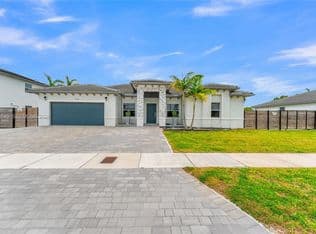 4-bedroom Single-Family Home — 21100 SW 127th Pl, Miami, 33177