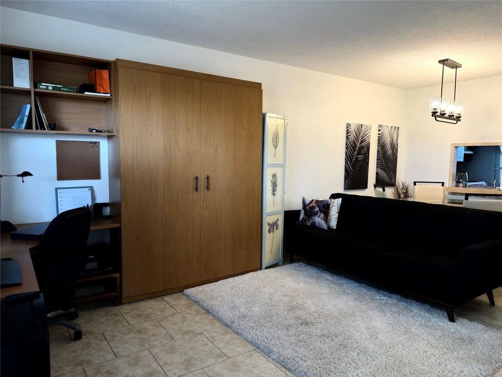 1+1 Condo — 4331 NW 16th Street #D308