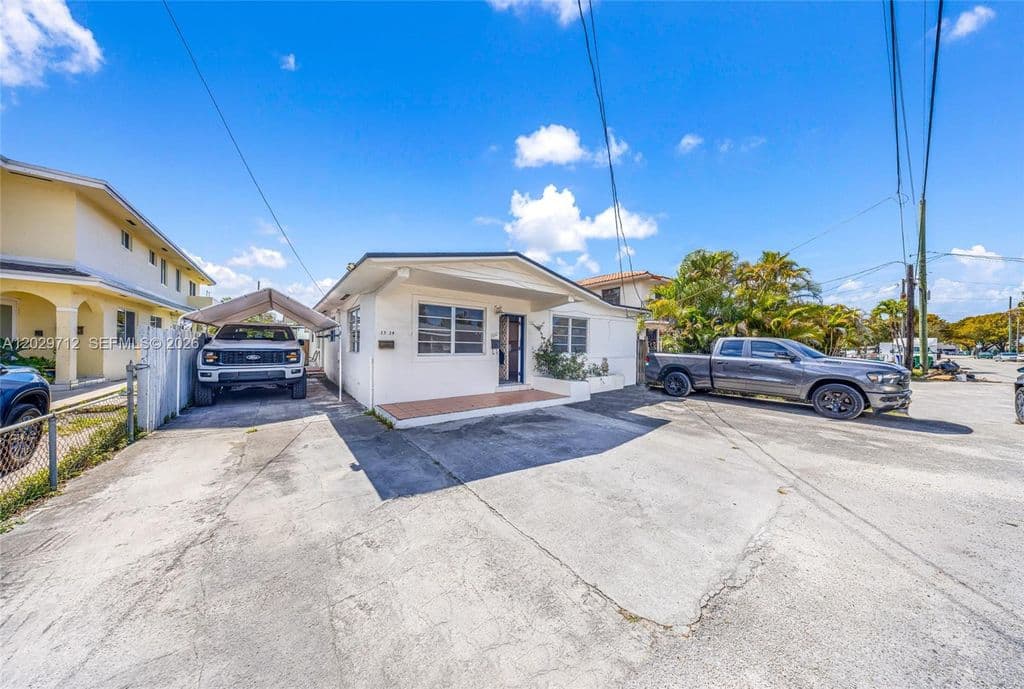 4+1 Mülk — 3532 NW 4th Ter