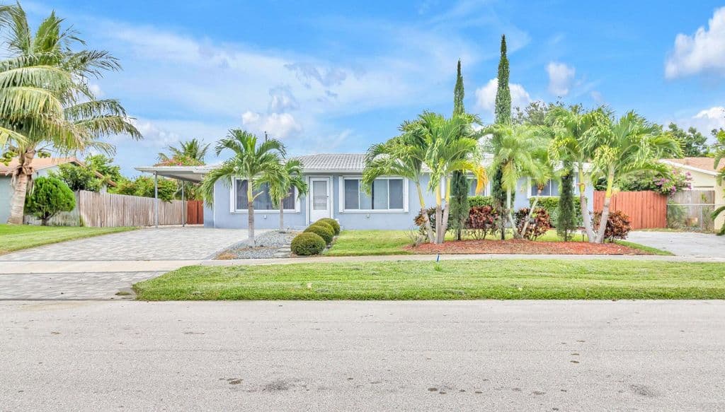 3-bedroom Single-Family Home — 4171 WATERWAY Drive