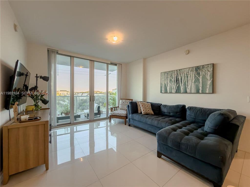 3-bedroom Condo — 7825 NW 107th Ave APT 301