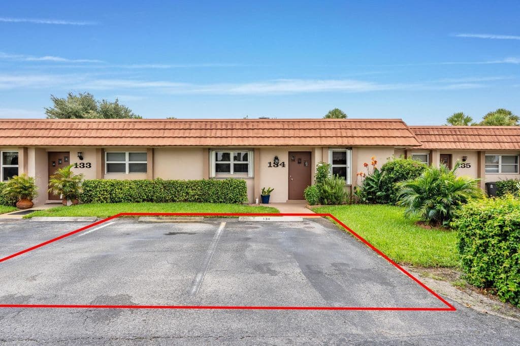2-bedroom Condo — 5775 W Fernley Dr Drive W #134