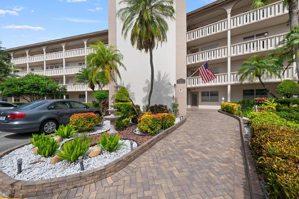 2-bedroom Condo — 2402 ANTIGUA Circle #C2