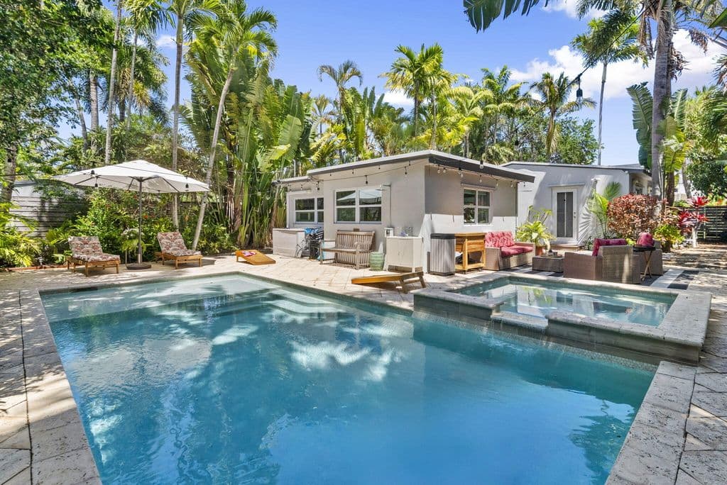 4-bedroom Single-Family Home — 1627 NE 17TH Avenue