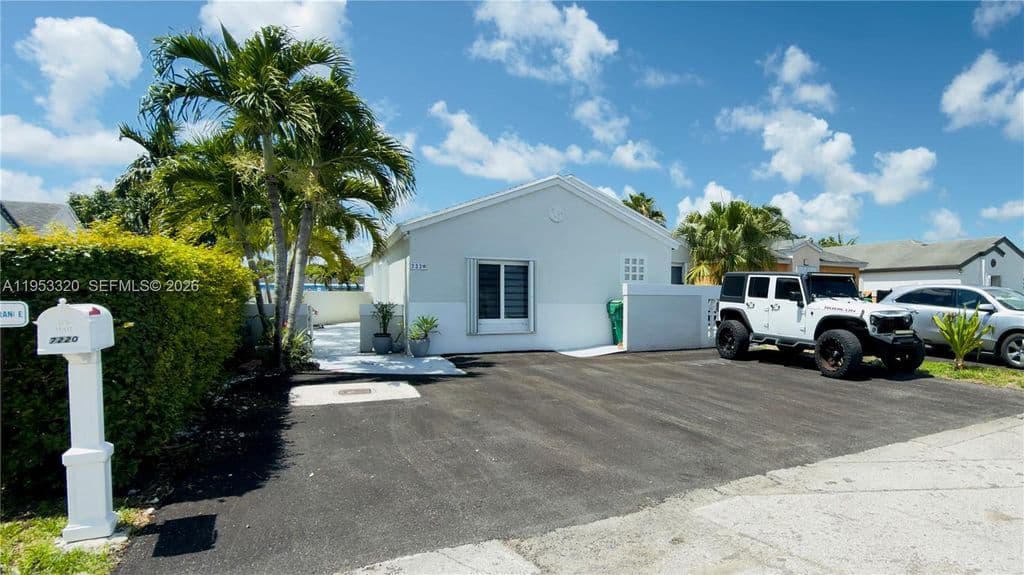 4-bedroom Single-Family Home — 7220 SW 149th Ct