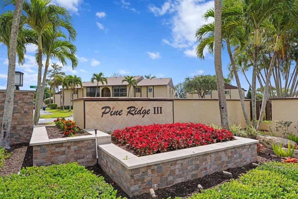 2-bedroom Condo — 336 Pine Ridge Circle #B-1