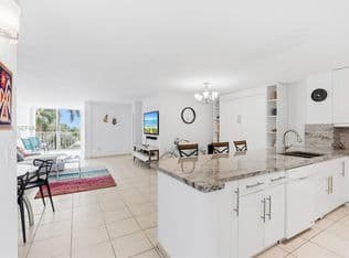 1+1 Condo — 6450 Collins Ave APT 204, Miami Beach, 33141