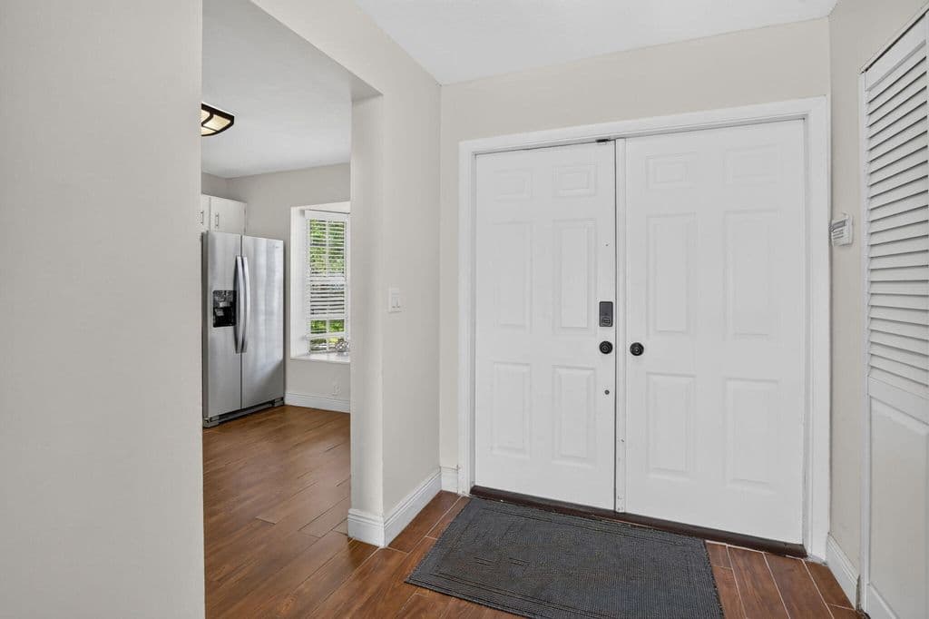 2+1 Mülk — 12175 NW 36th Place