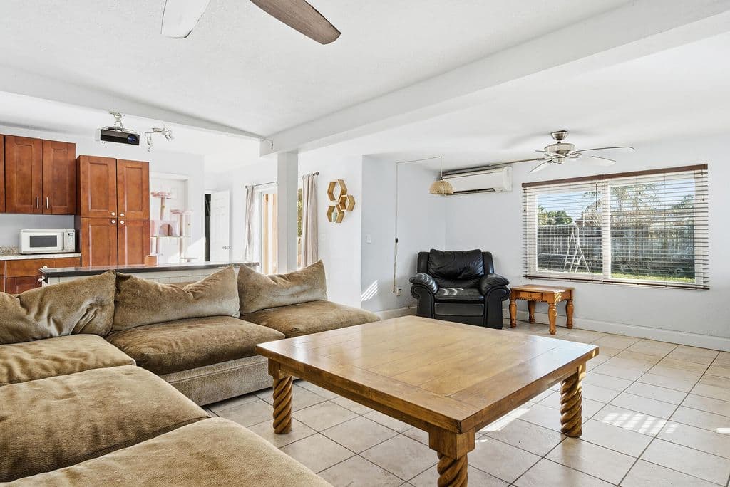 4+1 Müstakil ev — 333 Mid Pines Road