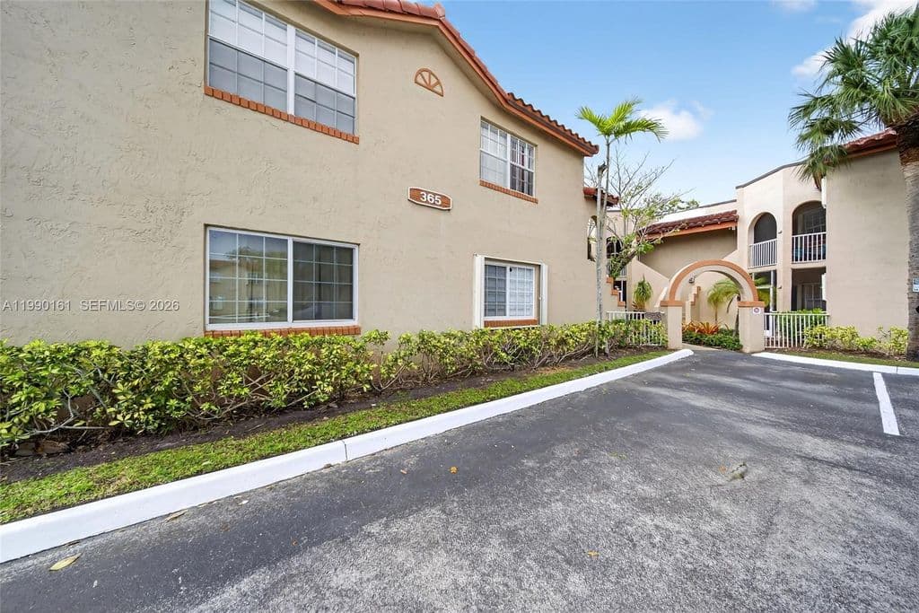 1-bedroom Condo — 365 SW 86th Ave APT 201