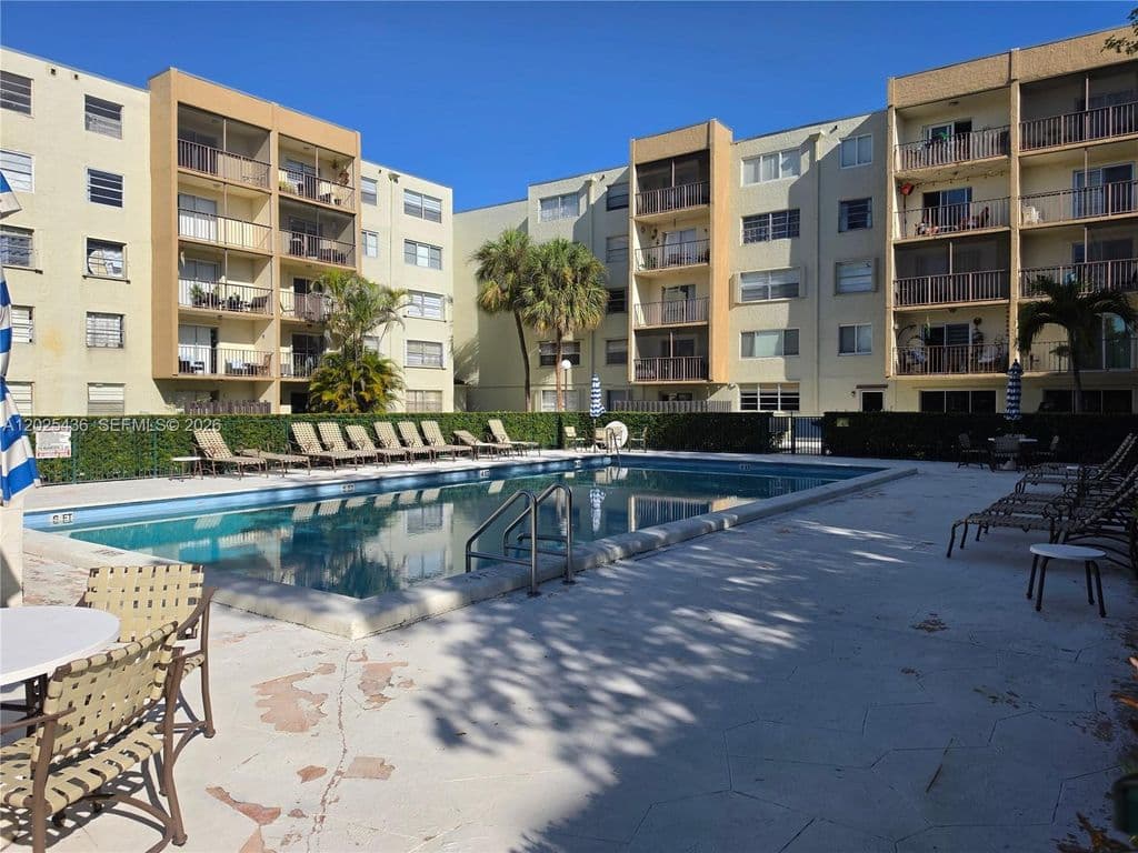 2+1 Condo — 14250 SW 62nd St APT 409