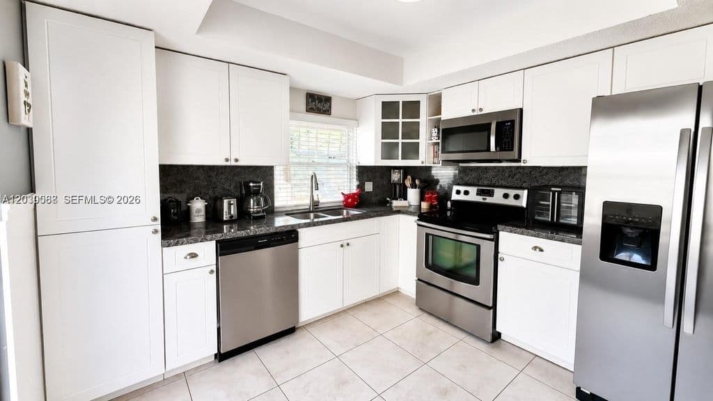 4+1 Müstakil ev — 14510 SW 142nd Court Cir S