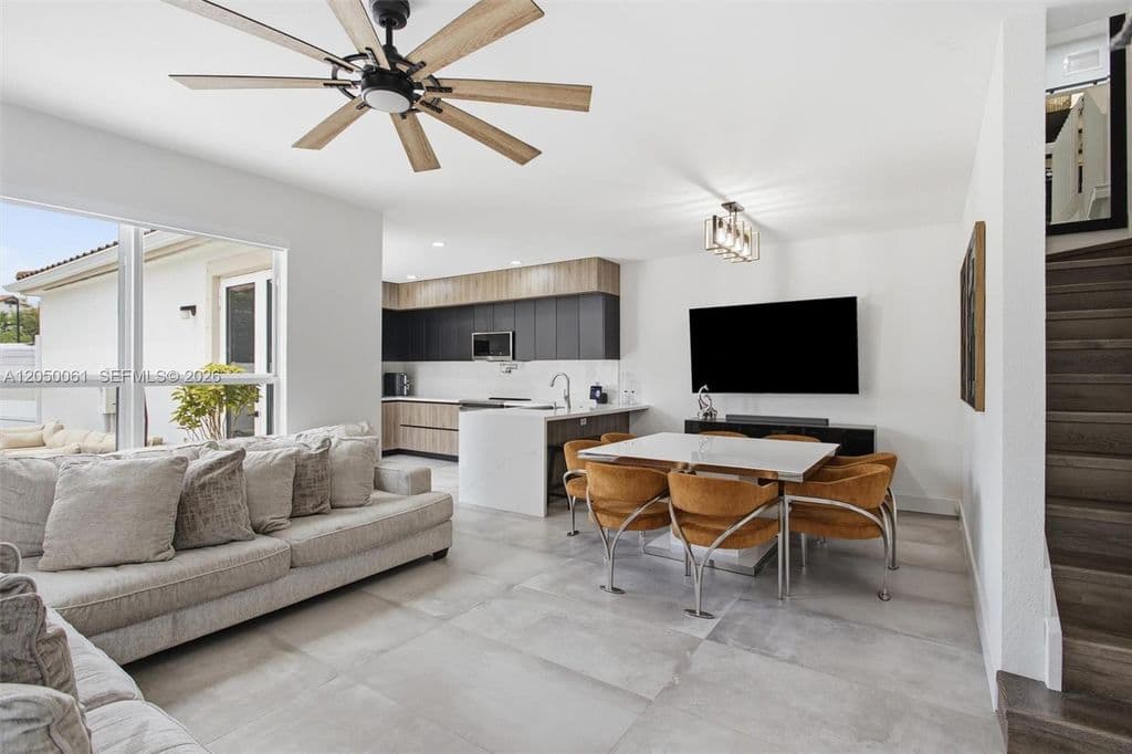 4-bedroom Property — 16930 SW 90th St
