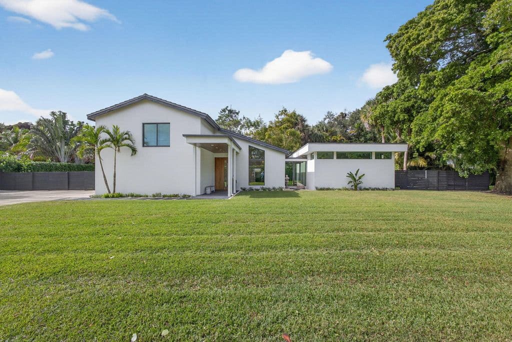 4-bedroom Single-Family Home — 13071 FLAMINGO Terrace