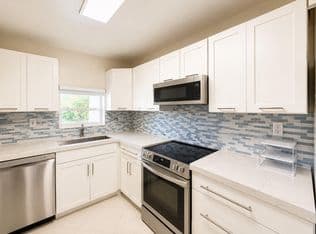 2-bedroom Condo — 9411 N Hollybrook Lake Drive #309, Pembroke Pines, 33025