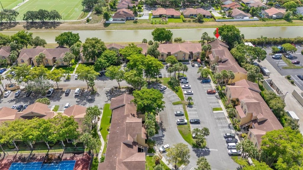 2-bedroom Condo — 927 Coral Club Dr #927