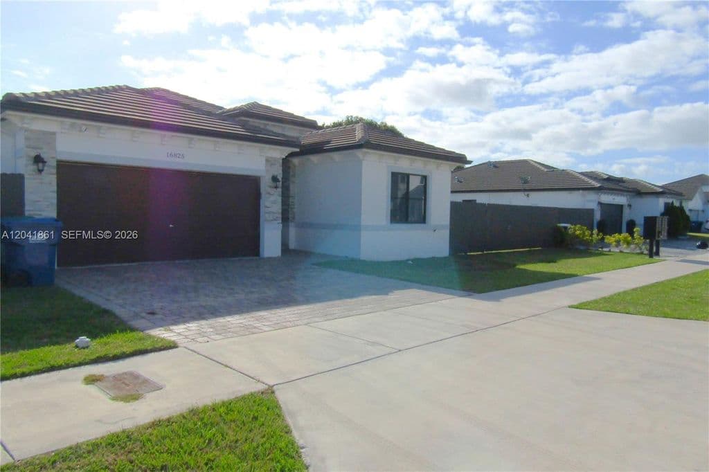 4-bedroom Single-Family Home — 16825 SW 109th Pl
