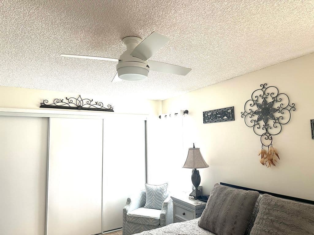 2+1 Condo — 5807 Parkwalk Dr