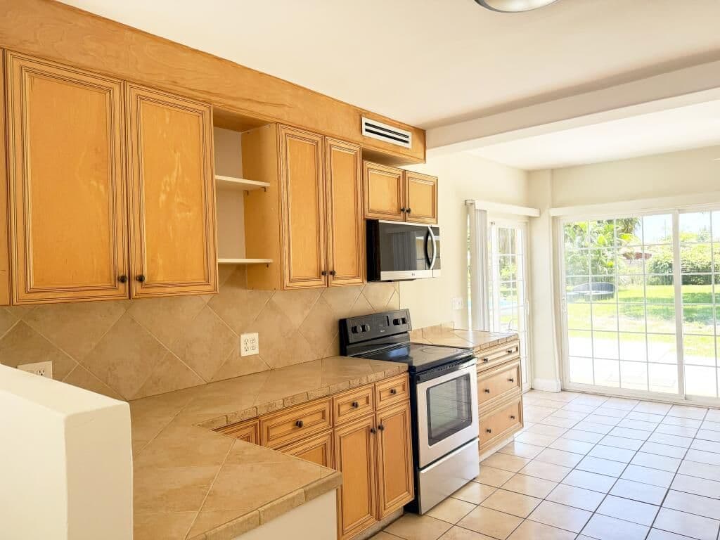3-bedroom Single-Family Home — 1229 15TH Avenue N