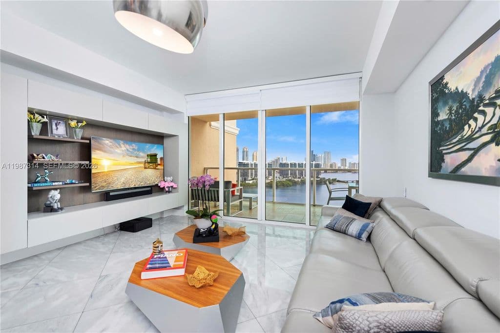 3+1 Condo — 3330 190th St #1715