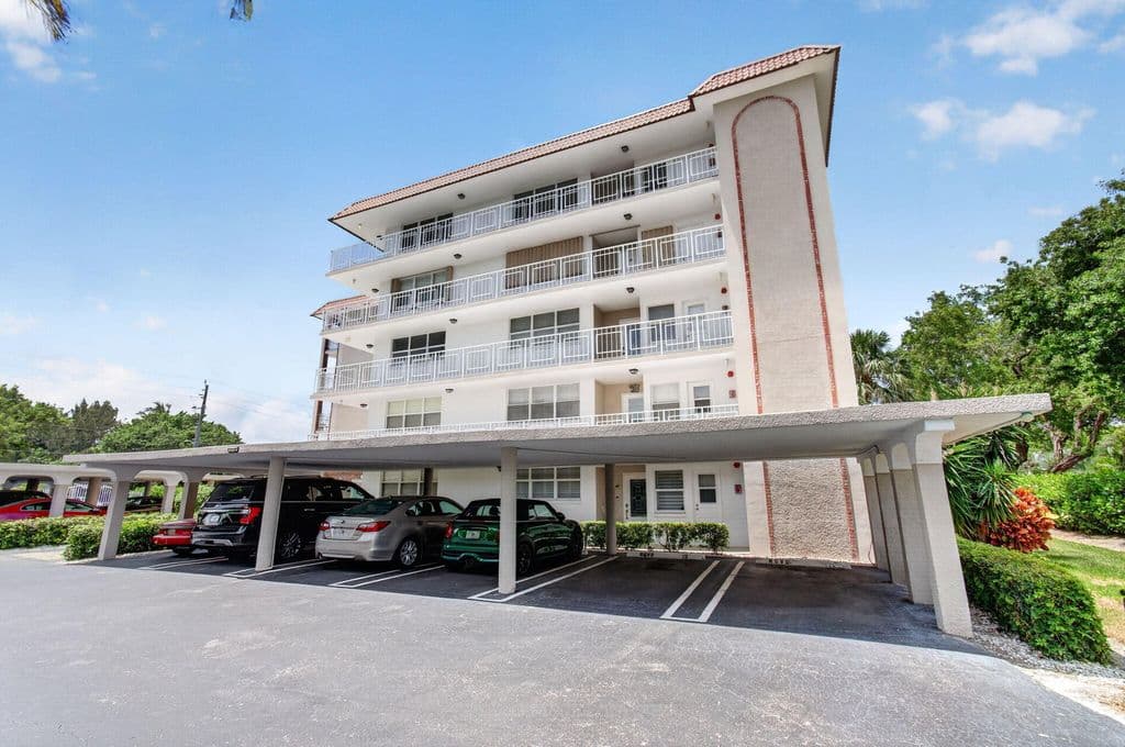 2+1 Condo — 2829 Florida Boulevard #101