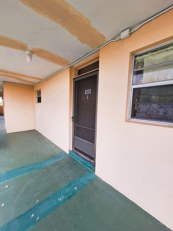1+1 Condo — 2900 NW 47TH Terrace #303B