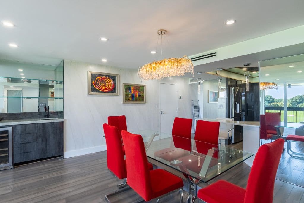 3+1 Condo — 2000 PRESIDENTIAL Way #501