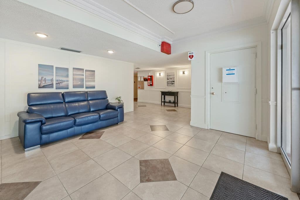 1-bedroom Condo — 4750 NW 22ND Court #408