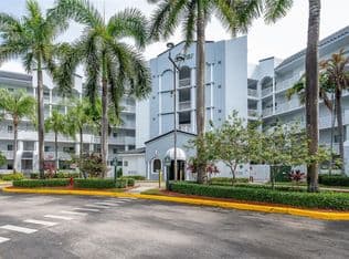3-bedroom Condo — 10700 NW 66th St APT 204, Doral, 33178