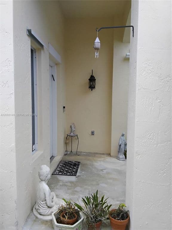 3-bedroom Single-Family Home — 519 Talavera Rd