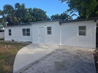 4+1 Müstakil ev — 15340 Garfield Dr, Homestead, 33033