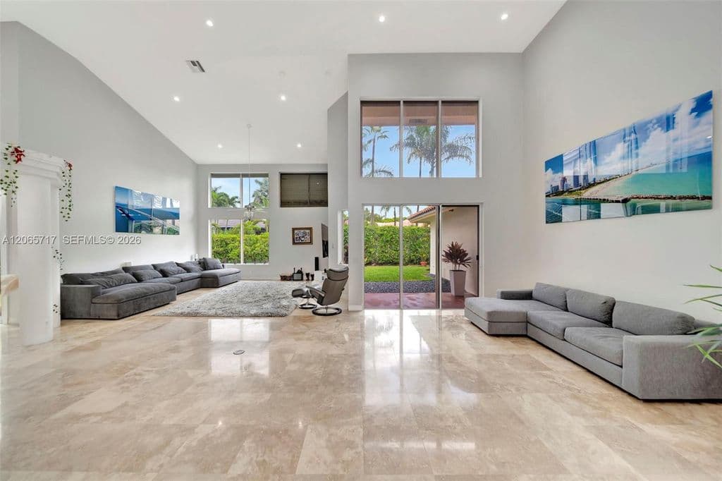 4+1 Müstakil ev — 12127 NW 9th Dr