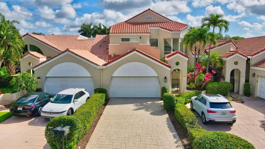 3-bedroom Property — 7477 CAMPO FLORIDO
