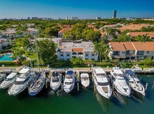 2+1 Condo — 3549 Magellan Cir APT 418, Aventura, 33180