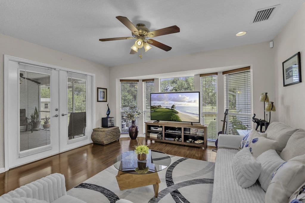 4+1 Müstakil ev — 11195 61st St Street N