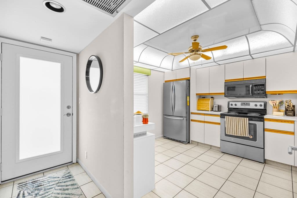 2-bedroom Condo — 3301 Aruba Way #D3