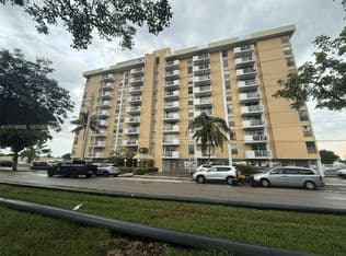 2-bedroom Condo — 2020 NE 135th St APT 503, North Miami, 33181