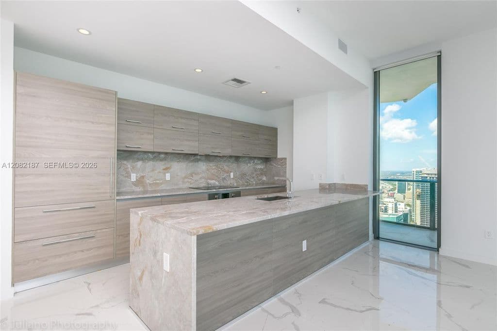 3+1 Condo — 1300 S Miami Ave #Penthouse 5101