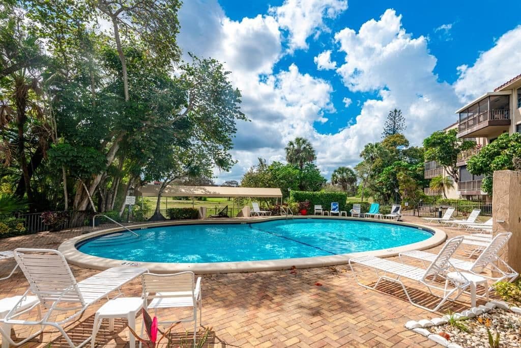 2+1 Condo — 5961 N FALLS CIRCLE DRIVE #411